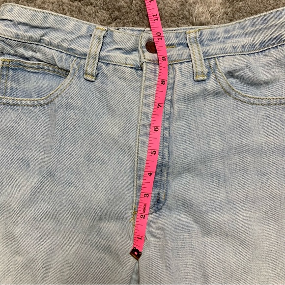 Vintage 90's Guess By Marciano Distressed Light Wash Mom Jeans - Picture 6 of 9